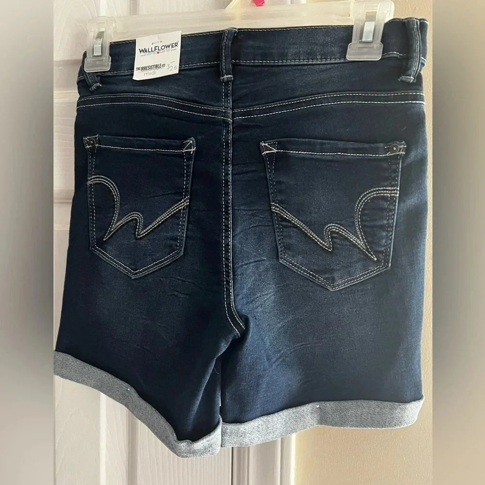 Juniors Wallflowers Denim Shorts - Picture 2 of 4